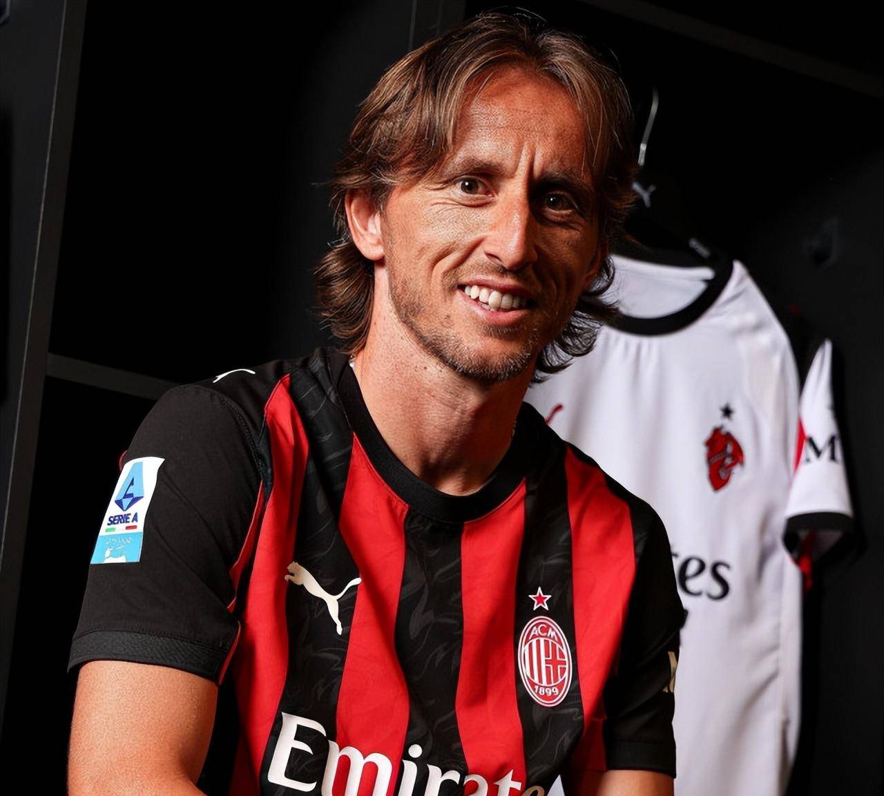 TA：皇马球星团队深度介入更衣室，阿隆索管理面临额外挑战