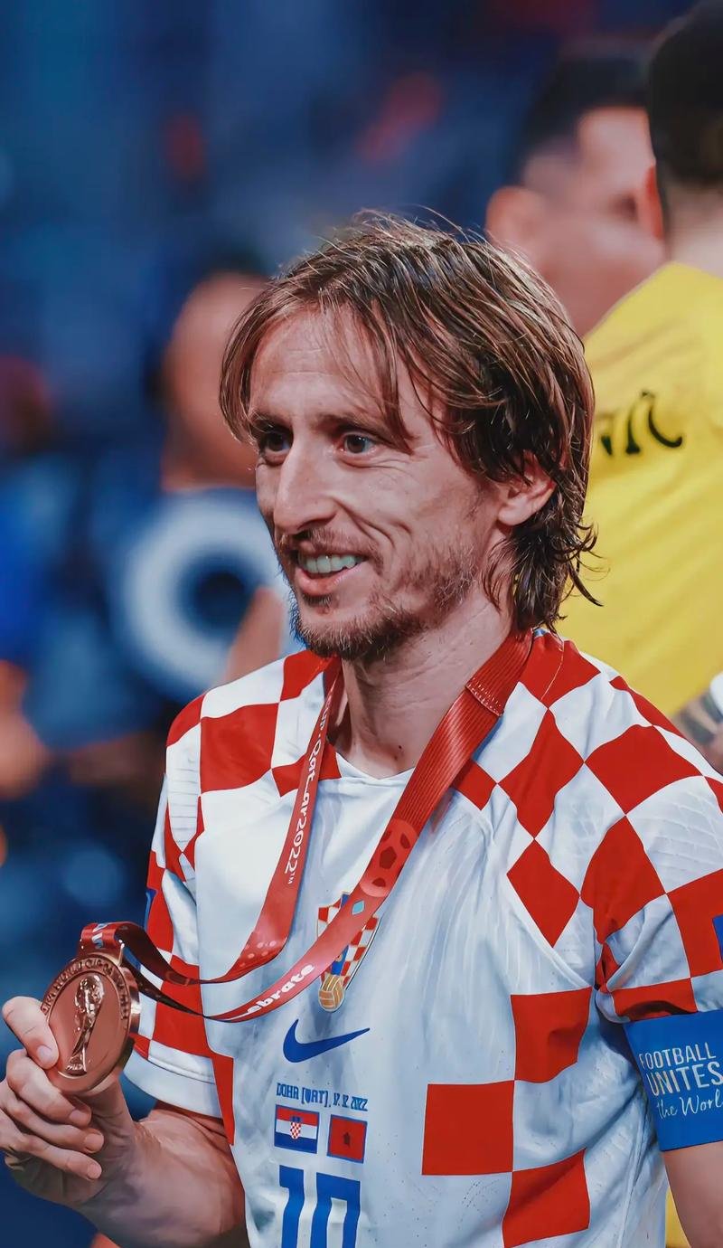 罗体：萨里向洛蒂托要求在一月引进一名高水平中场球员