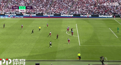 C罗进入国家队后葡萄牙12届大赛全勤，此前总共仅参加6届大赛